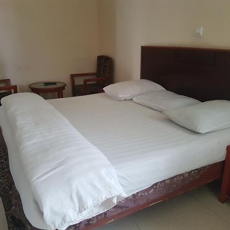 Carlcon Hotels Calabar Kültér fotó