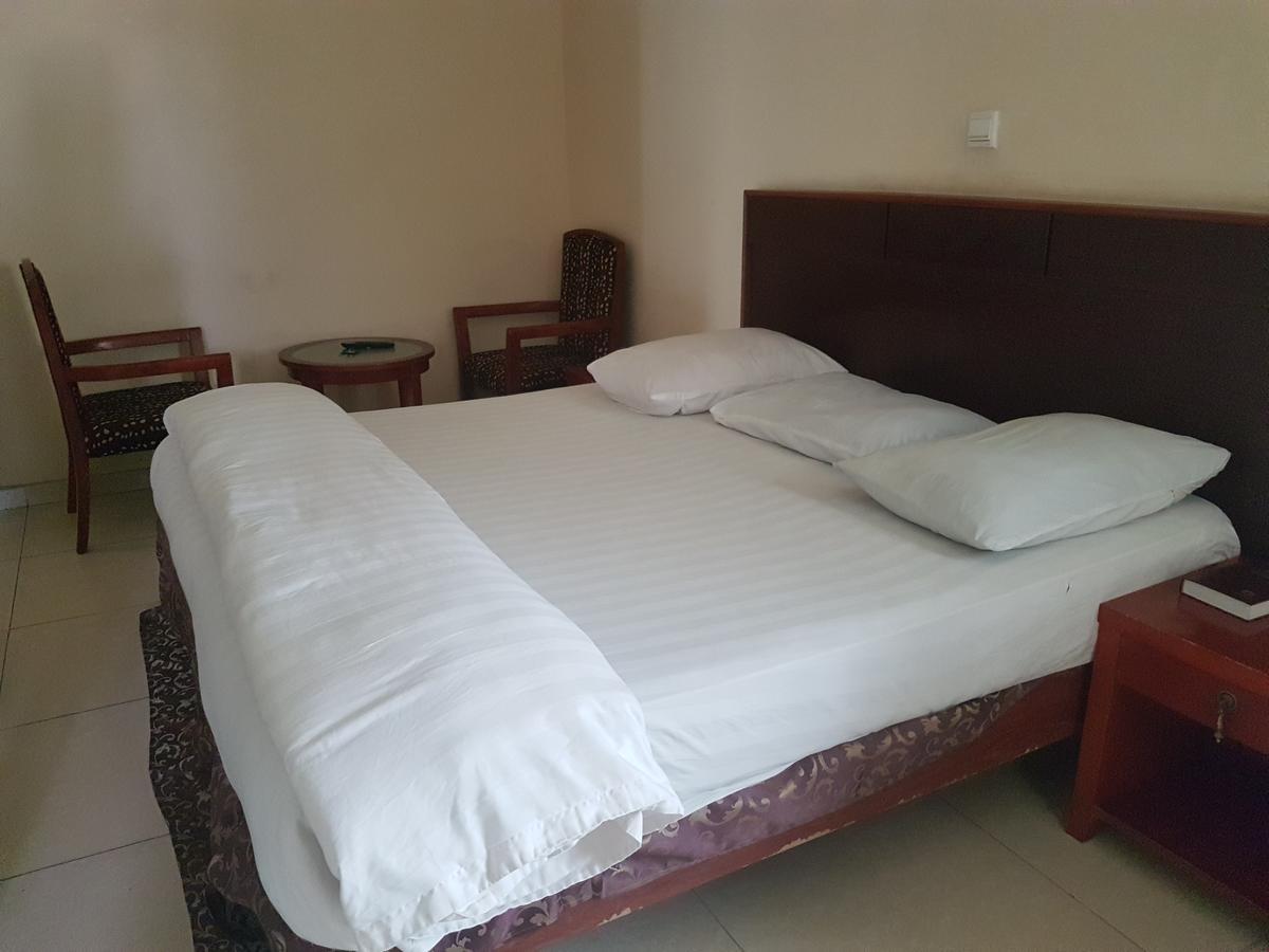 Carlcon Hotels Calabar Kültér fotó