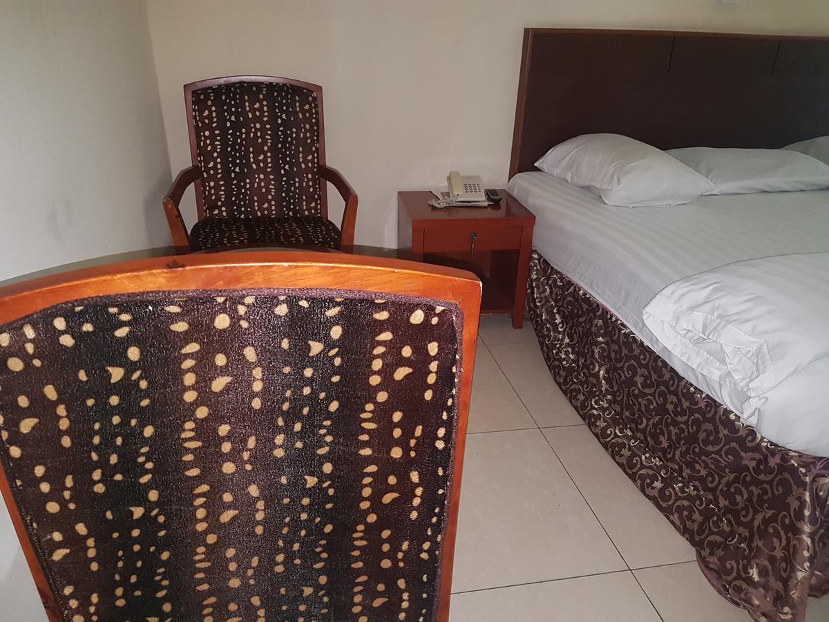 Carlcon Hotels Calabar Kültér fotó